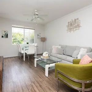 Two Bedroom Sleeps 6 With Free Parking Near Boating , Los Angeles United States
